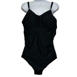 Women’s Plus Size Black Ruched Swimsuit Size 18W GUC #4350